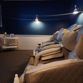CLOVR Life Spa - Apple Valley - Massage Near Me - Apple Valley, Minnesota