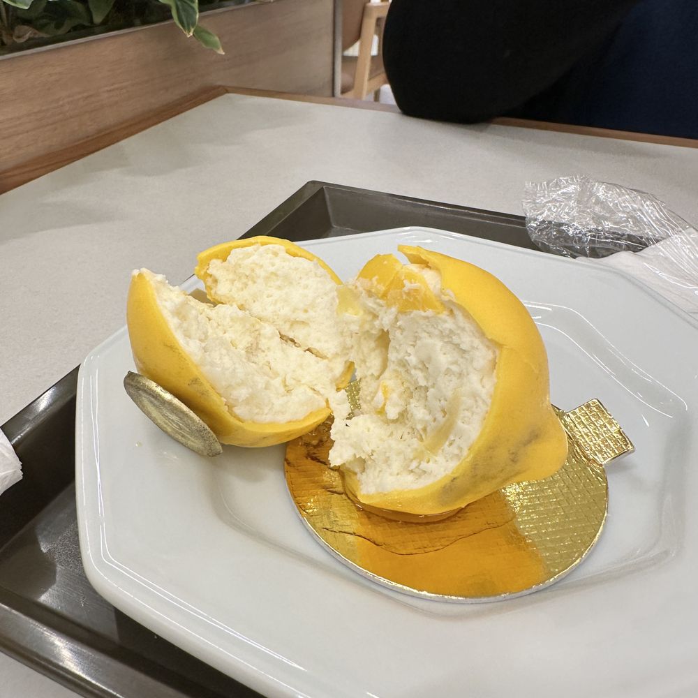 Ofner - Lemon flavored white chocolate confection - Desserts Near Me - São Paulo, SP Ofner - Lemon flavored white chocolate confection - Desserts Near Me - São Paulo, SP