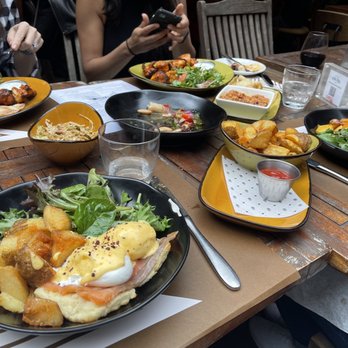 Pera Soho - Eggs Home Made Biscuit Benedict, RW Chicken Shashlik, Mediterranean Octopus, Spicy Turkish Slaw (Vegetarian), Peach and Burrata (Vegetarian) - Mediterranean Near Me - New York, New York