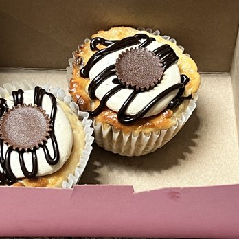 Fig Tree Patisserie - (Non-keto) cupcakes - Patisserie/Cake Shop Near Me - Kenmore, New York Fig Tree Patisserie - (Non-keto) cupcakes - Patisserie/Cake Shop Near Me - Kenmore, New York