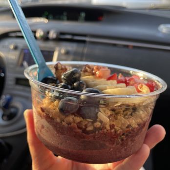 Active Culture - Velvet Açaí Bowl (in a small size) - Juice Bars & Smoothies Near Me - Laguna Beach, California
