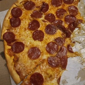 Santa Rosa Pizzeria - Pepperoni Pizza with light sauce. - Pizza Near Me - Santa Rosa, California