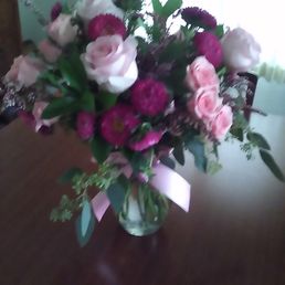 What was delivered a day LATE,it's lovely but still NOT what I ordered! Never a mention of refunding me! What a surprise!