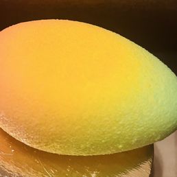 Mango pastry