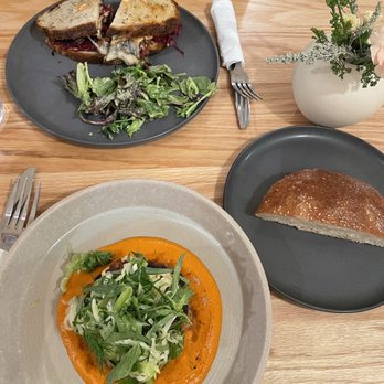ESME - Shreuben sandwich + Merguez sausage - Coffee & Tea Near Me - Culver City, California
