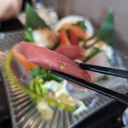 Sushi Omigoto - Look at that gold