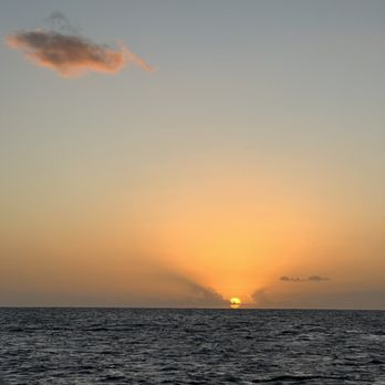 Moana Sailing - Sunset in paradise - Boat Charters Near Me - Honolulu, Hawaii Moana Sailing - Sunset in paradise - Boat Charters Near Me - Honolulu, Hawaii
