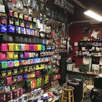 Flippin’ Guitars - Best selection of strings - Guitar Stores Near Me - Haymarket, Virginia