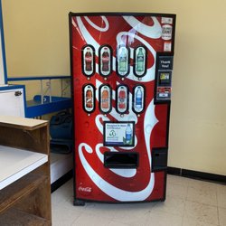 Bubble-Mat Coin Laundry - More drinks