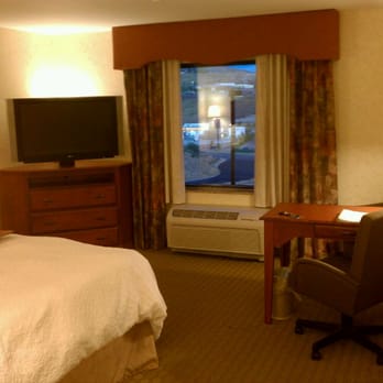 Hampton Inn & Suites Pocatello - King Room - Hotels Near Me - Pocatello, Idaho Hampton Inn & Suites Pocatello - King Room - Hotels Near Me - Pocatello, Idaho