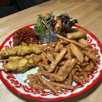 Eat Bkk Thai Kitchen - Thai Near Me - Thornhill, Ontario Eat Bkk Thai Kitchen - Thai Near Me - Thornhill, Ontario