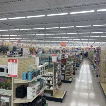 Hobby Lobby - So much room - Arts & Crafts Near Me - Altamonte Springs, Florida