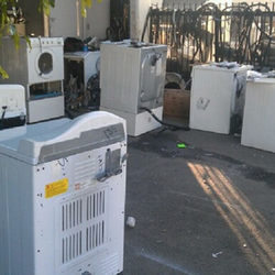 Xpress Appliances - Their El Monte location. They no longer have that store that you see in their other photos. They should remove those photos.