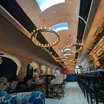 Duchess - Interior with natural light - Seafood Near Me - Houston, Texas Duchess - Interior with natural light - Seafood Near Me - Houston, Texas