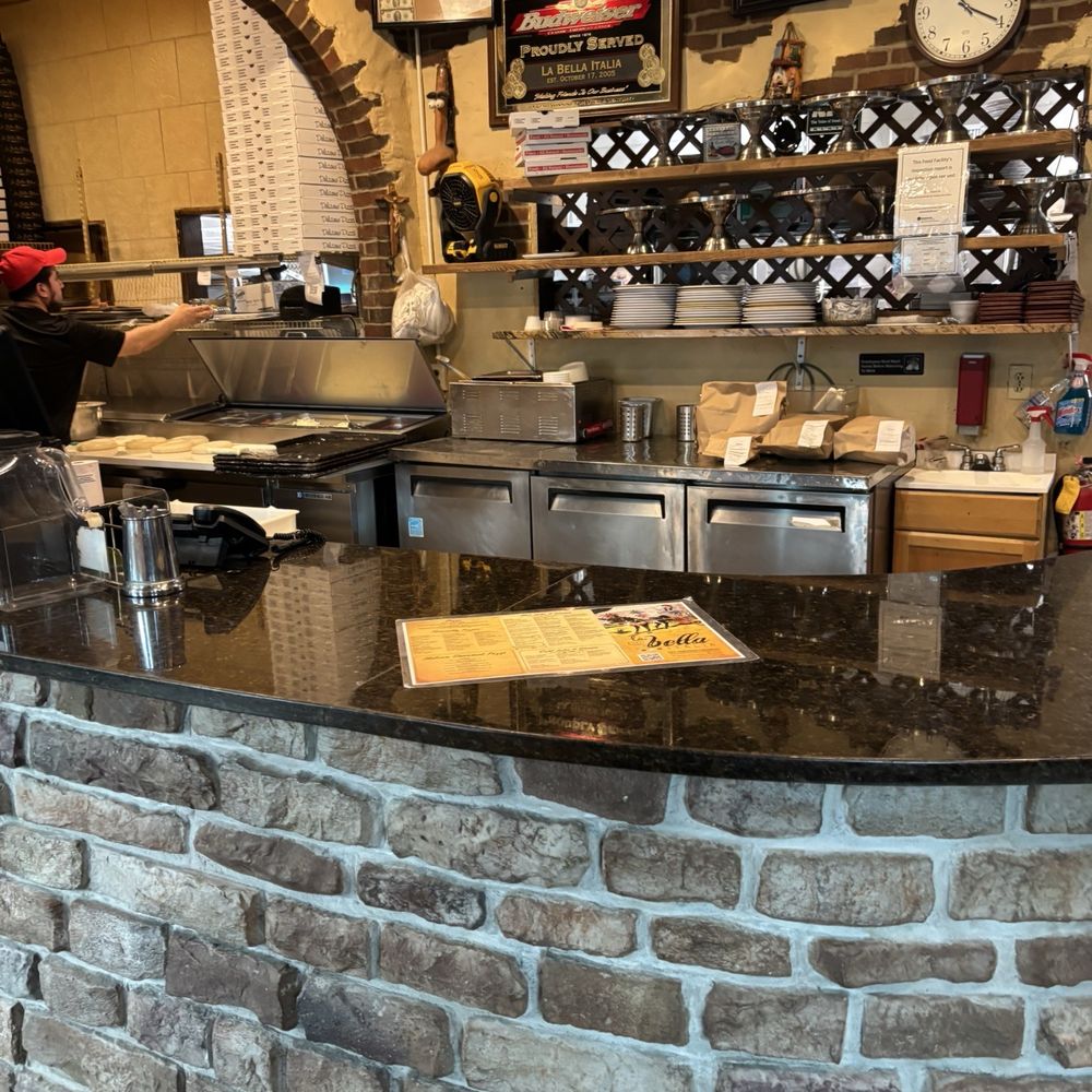 La Bella Italia - Pizza Near Me - Gettysburg, Pennsylvania