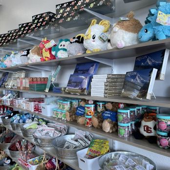 Newport Candy Basket - a wide variety of candy - Candy Stores Near Me - Newport, Oregon