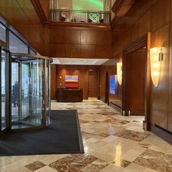Hilton Charlotte Uptown - Hotels Near Me - Charlotte, North Carolina Hilton Charlotte Uptown - Hotels Near Me - Charlotte, North Carolina