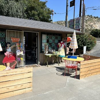 Rainbow Oaks Restaurant - Cute shop across the parking lot - American Near Me - Fallbrook, California Rainbow Oaks Restaurant - Cute shop across the parking lot - American Near Me - Fallbrook, California