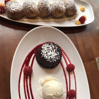 JOEY Eaton Centre - Lava cake with ice cream and Italian donuts - Canadian (New) Near Me - Toronto, Ontario JOEY Eaton Centre - Lava cake with ice cream and Italian donuts - Canadian (New) Near Me - Toronto, Ontario
