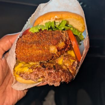 Shake Shack - Nice thick fried portabella mushroom - Burgers Near Me - Cincinnati, Ohio Shake Shack - Nice thick fried portabella mushroom - Burgers Near Me - Cincinnati, Ohio