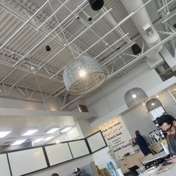 Modern Market Eatery - Dinning area