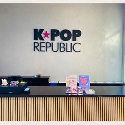 Kpop Republic - Front Desk Check-in. Can you can find the receptionist?