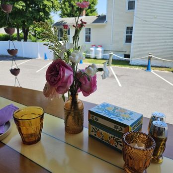 The Surf Shack - Top notch tablescape - Bed & Breakfast Near Me - Narragansett, Rhode Island The Surf Shack - Top notch tablescape - Bed & Breakfast Near Me - Narragansett, Rhode Island