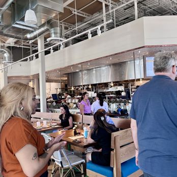 Flower Child - Interior - Salad Near Me - St. Louis, Missouri