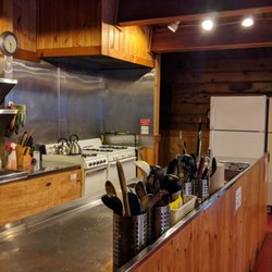 HI Kananaskis - Kitchen