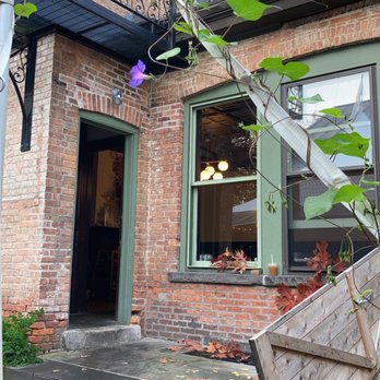 Le Perche - Rear patio - French Near Me - Hudson, New York