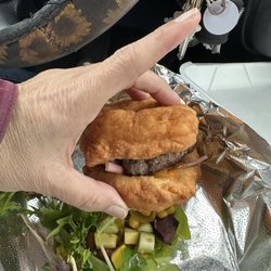 Pow Waw Food Truck - The bison burger