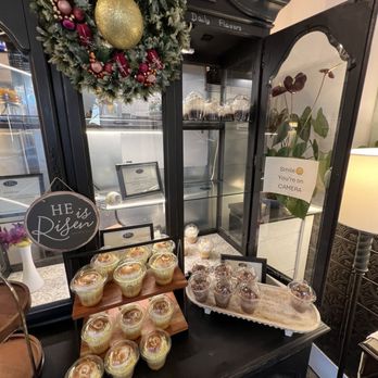 The Peppered Cupcake - Cupcakes Near Me - Wilmington, North Carolina The Peppered Cupcake - Cupcakes Near Me - Wilmington, North Carolina