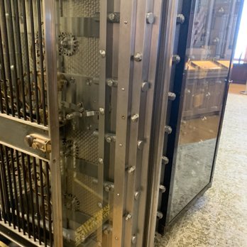Arkansas State Capitol - Treasurer's vault door - Landmarks & Historical Buildings Near Me - Little Rock, Arkansas Arkansas State Capitol - Treasurer's vault door - Landmarks & Historical Buildings Near Me - Little Rock, Arkansas