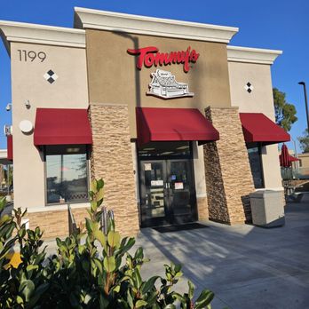 Original Tommy's - Front entrance nice and ckean. - Burgers Near Me - La Habra, California Original Tommy's - Front entrance nice and ckean. - Burgers Near Me - La Habra, California