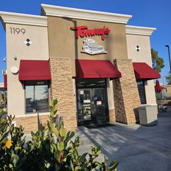 Original Tommy's - Front entrance nice and ckean.