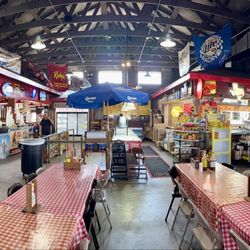 Rudy's "Country Store" and Bar-B-Q - Overall layout