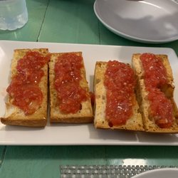 S'Estret - Roasted bread with tomato and oil