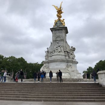 Buckingham Palace - Landmarks & Historical Buildings Near Me - London, XGL Buckingham Palace - Landmarks & Historical Buildings Near Me - London, XGL