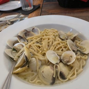 Pignetti's - Linguini and Clams - Italian Near Me - Temple, Texas Pignetti's - Linguini and Clams - Italian Near Me - Temple, Texas