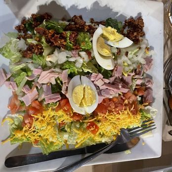 Mr Zeke's Restaurant - Chef salad - Burgers Near Me - Lakeside, Arizona
