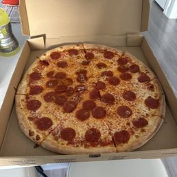 XL pepperoni pizza XL pepperoni pizza