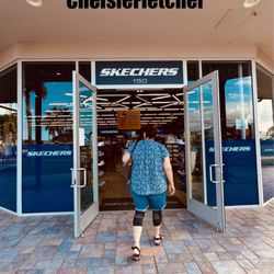 SKECHERS Warehouse Outlet