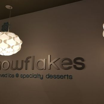 Snowflakes - Indoor lighting - Shaved Ice Near Me - Artesia, California