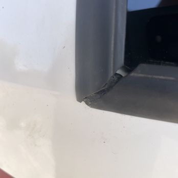 Auto Glass Excellence - Edges not touching - Auto Glass Services Near Me - Tempe, Arizona