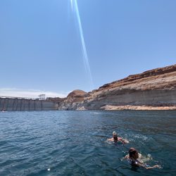 Lake Powell Vacations - Glen canyon dam