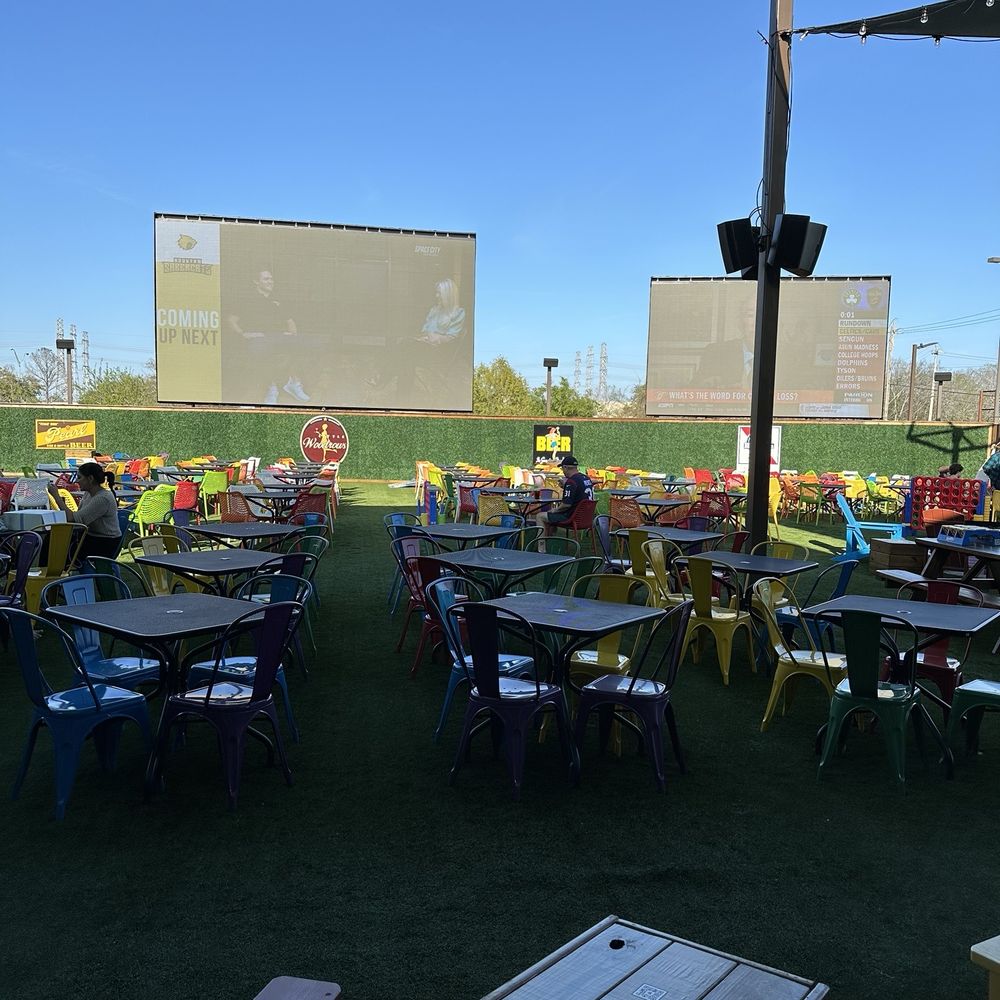 Little Woodrow's Webster - Patio area w/screens - Sports Bars Near Me - Webster, Texas