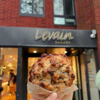 Levain Bakery - Back Bay, Boston - The storefront and the best Dark Chocolate Chip Cookie - Bakeries Near Me - Boston, Massachusetts Levain Bakery - Back Bay, Boston - The storefront and the best Dark Chocolate Chip Cookie - Bakeries Near Me - Boston, Massachusetts