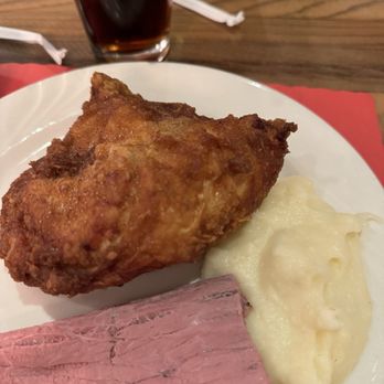 Miller's Smorgasbord - Fried chicken, Roast Beef and potatoes - Buffets Near Me - Ronks, Pennsylvania