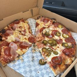 Large pizza half pepperoni and jalapeño the other half pineapple,pepperoni with ham. Large pizza half pepperoni and jalapeño the other half pineapple,pepperoni with ham.