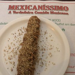 Mexicaníssimo - Churro de Doce de Leite!!   Yum!!